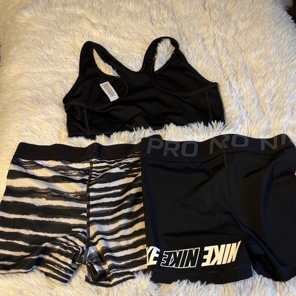 Nike Bundle Black Sports Bra with 2 Pair Nike Pros - Picture 2 of 5